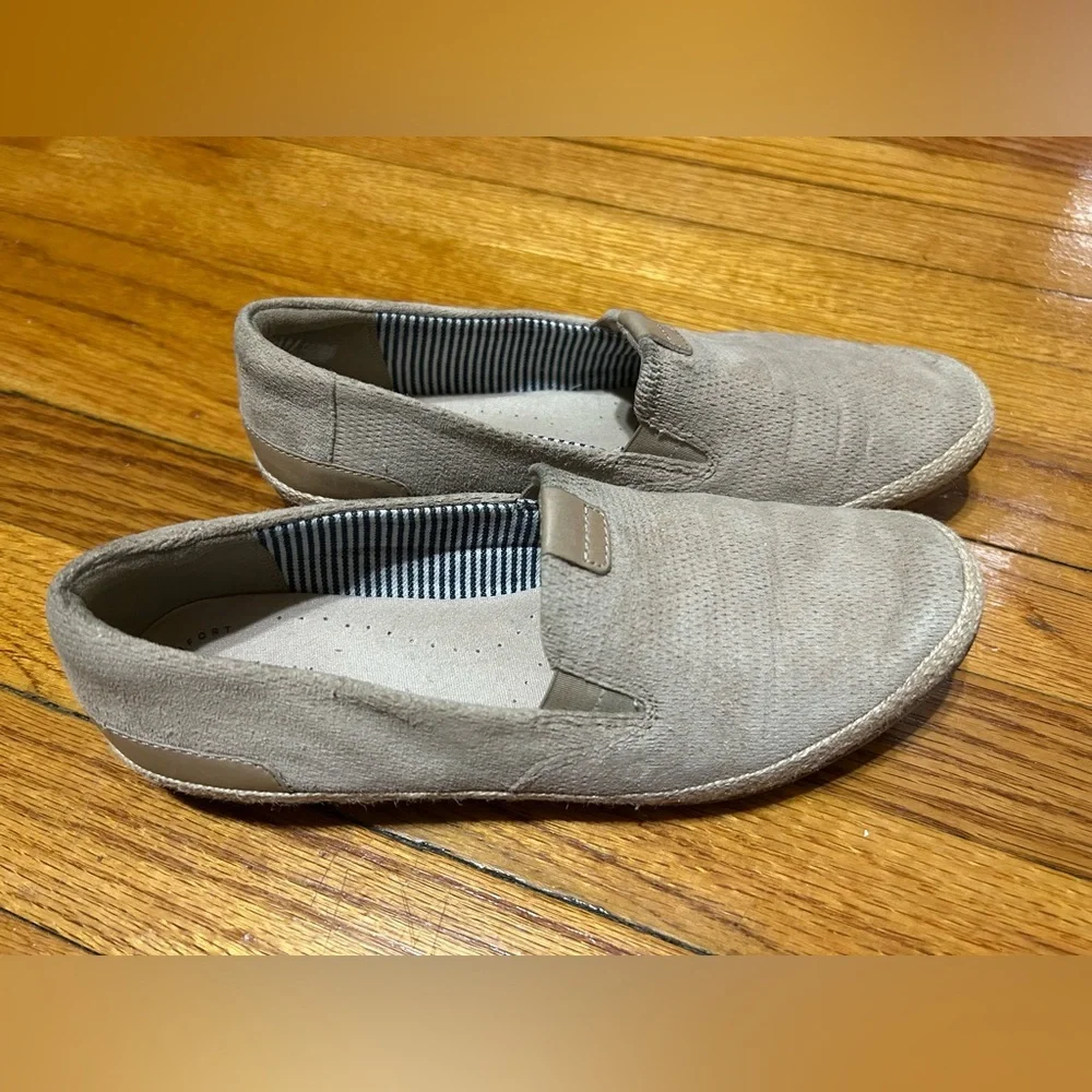 Clarks Women’s Shoes Collection Slip Ons Danelly‎ Iris Champagne Size 8.5